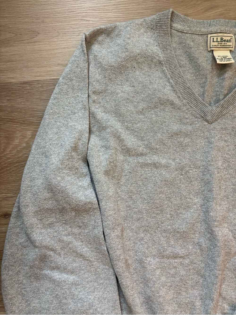 Vintage L.L. Bean Men's Light Gray V-Neck Sweater